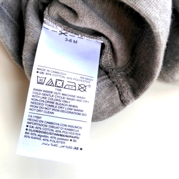 Old Navy 3-6M Christmas Onesie Set - Picture 8 of 8